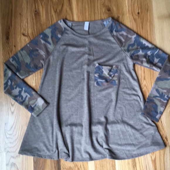 Camo Contrast Tunic NWOT - Picture 2 of 5